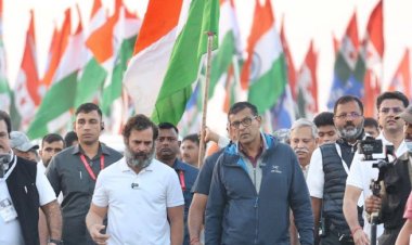 former rbi governor and  leading economist raghuram rajan joined the bharatjodoyatra with congress leader rahul gandhi