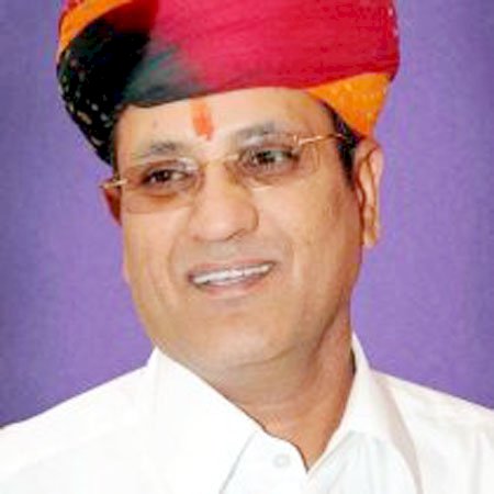 rameshwar dudi became active just before the elections will show political power by holding a farmers conference returning to the gehlot camp