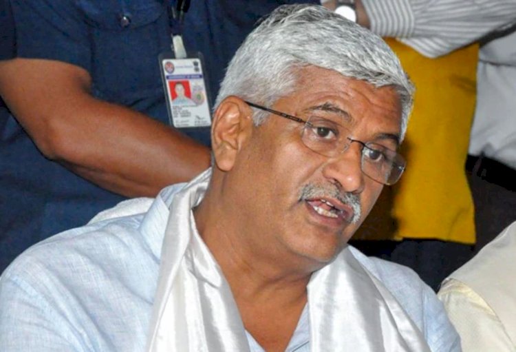 political ruckus on gajendra singh shekhawat viral video congress aap got election issues