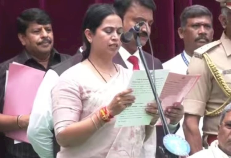 24 mlas took oath as ministers in karnataka today