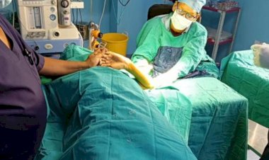 bharatpur dr. jagbir singh more than 100 operations done while sitting on wheelchair after accident