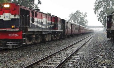 parents jumped in front of train due to heart of daughter love marriage in pali
