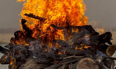 bhilwara gangrape case  father jumps into daughter funeral pyre