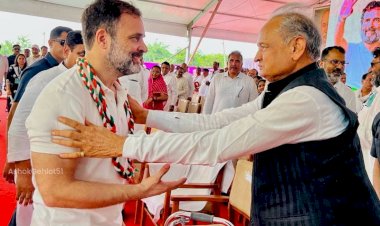 cm gehlot stood looking at rahul gandhi rajendra rathore comment rahul has medicine for gehlots leg