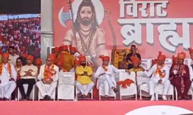 sloganeering against minister mahesh joshi and mp ramcharan bohra  in brahmin mahasangam jaipur