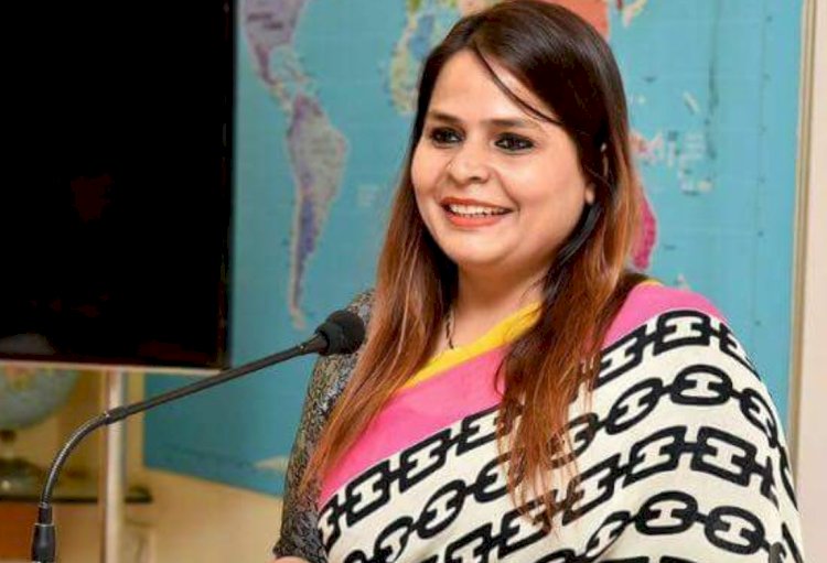 congress co in charge amrita dhawan attack on rebel candidates