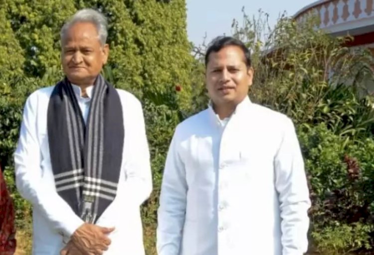 rajasthan cm ashok gehlot son vaibhav gehlot appears before ed in connection with a fema case