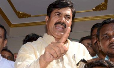 income tax notice to former minister yunus khan son before voting