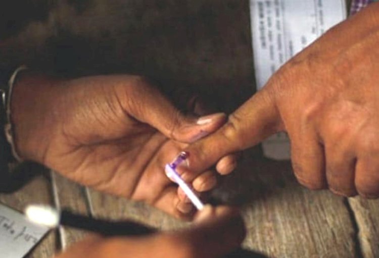 man death before pressing evm button in bikaner rajasthan