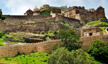 kumbhalgarh fort fort that rivals china is located in rajasthan
