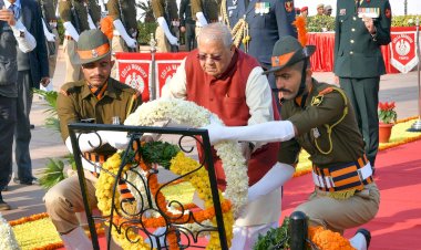 state level function of 75th republic day was celebrated with enthusiasm enthusiasm and gaiety. governor shri kalraj mishra hoisted the national flag