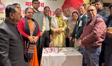 dozens of organizations of sindhi community gave civil felicitation to assembly speaker shri devnani.