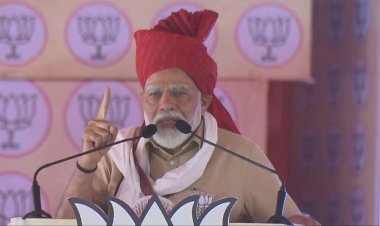 what did pm narendra modi say on congress during his churu visit