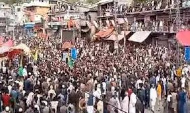 police officer killed 100 injured in attack by protesters in pok against price rise