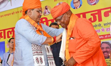 india is moving towards becoming a world leader through the countrys development and heritage