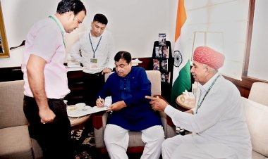 mp lumbaram choudhary met union minister nitin gadkari regarding national highway in jalore lok sabha constituency