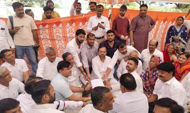 sirohi sanyam lodha youth congress discom dharna pradarshan