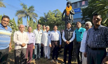 mali community paid tribute to mahatma jyotiba phule on his death anniversary demanded naming of school
