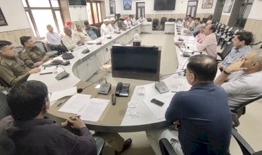 the district administration took steps to solve the problems of farmers