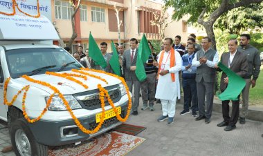 animal husbandry minister flags off liquid nitrogen transport vehicle