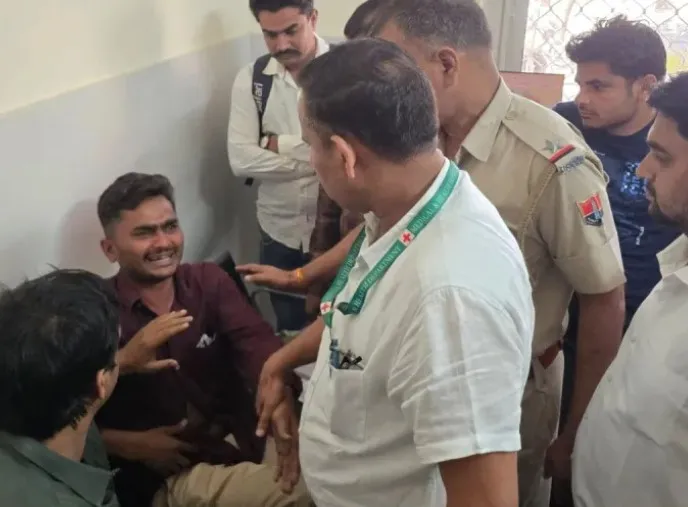 dausa government hospital patient beaten staff viral video