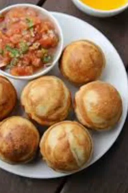 rajagharana sa nakal thakaaa oura paratagalya ka le aal sa bna cakha paugdhhae bhara khana ka racaka itahasa