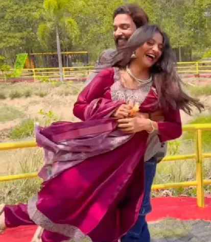 monalisa mahakumbh girl farman khan marriage controversy